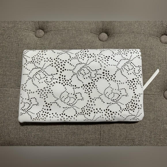 Clutch - Picture 2 of 5